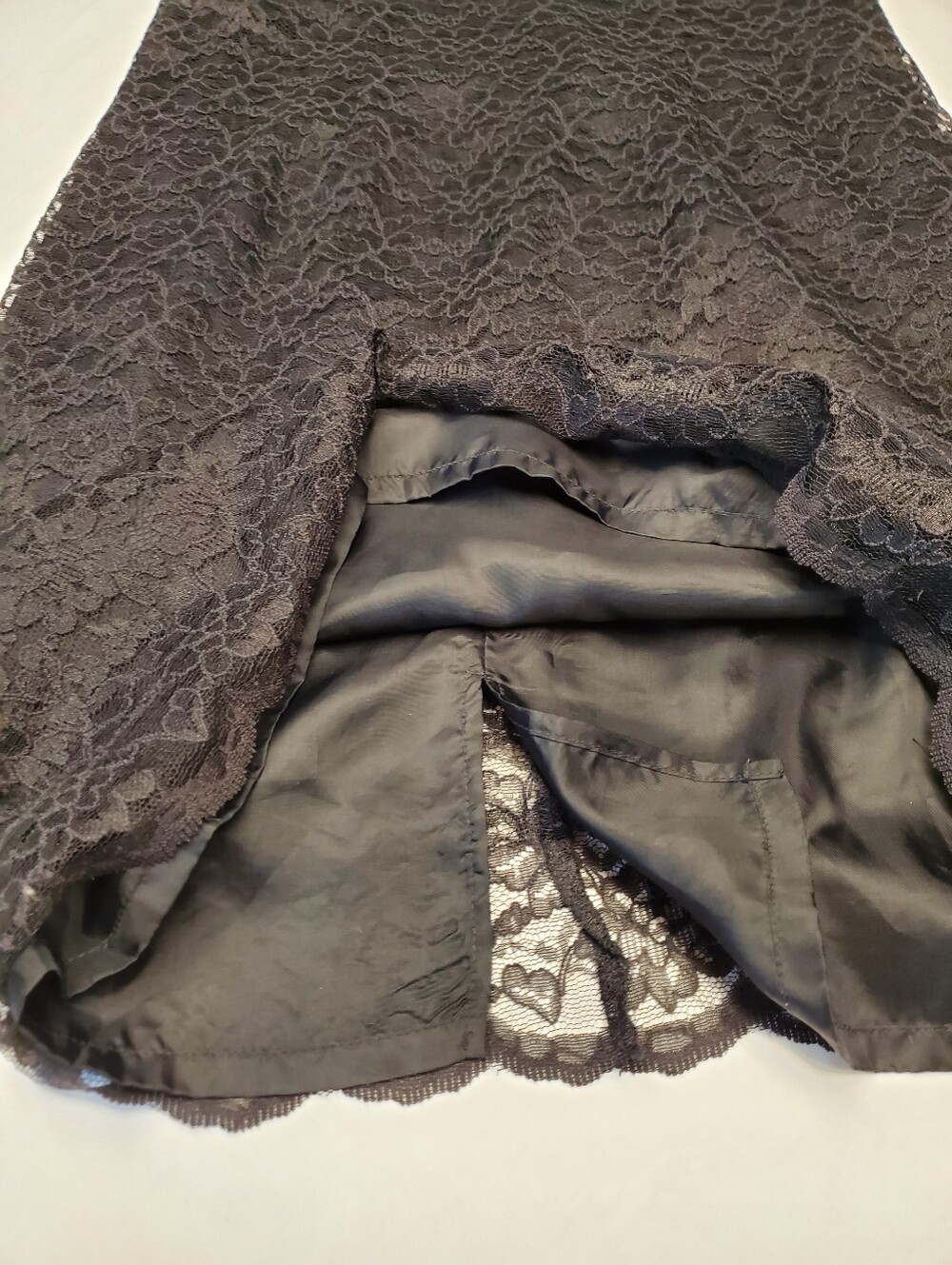 Maggy London Charcoal Lace Sheath Dress Scallop Hem Grosgrain Waist Size 14 - Picture 5 of 7